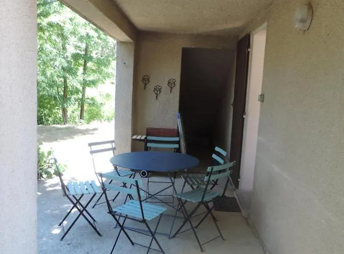 Semesterbostad La Periole Laurabuc